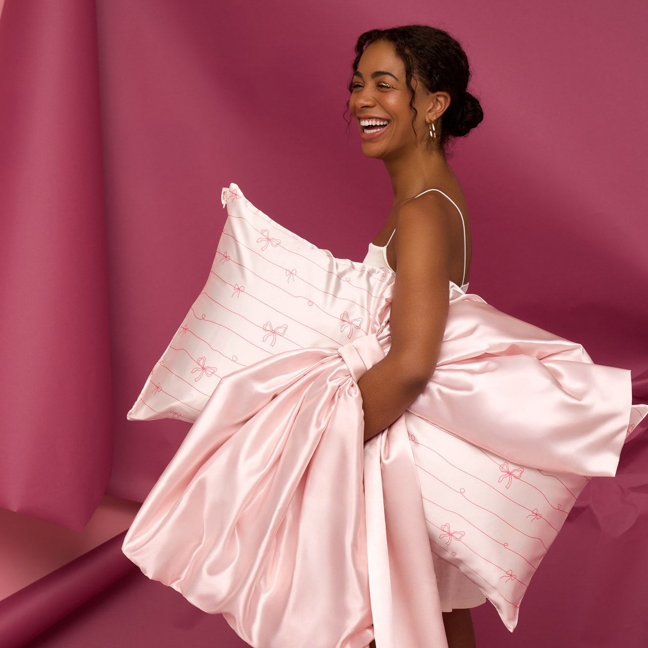 Satin Pillowcase in Striped Bows - King - Image 3