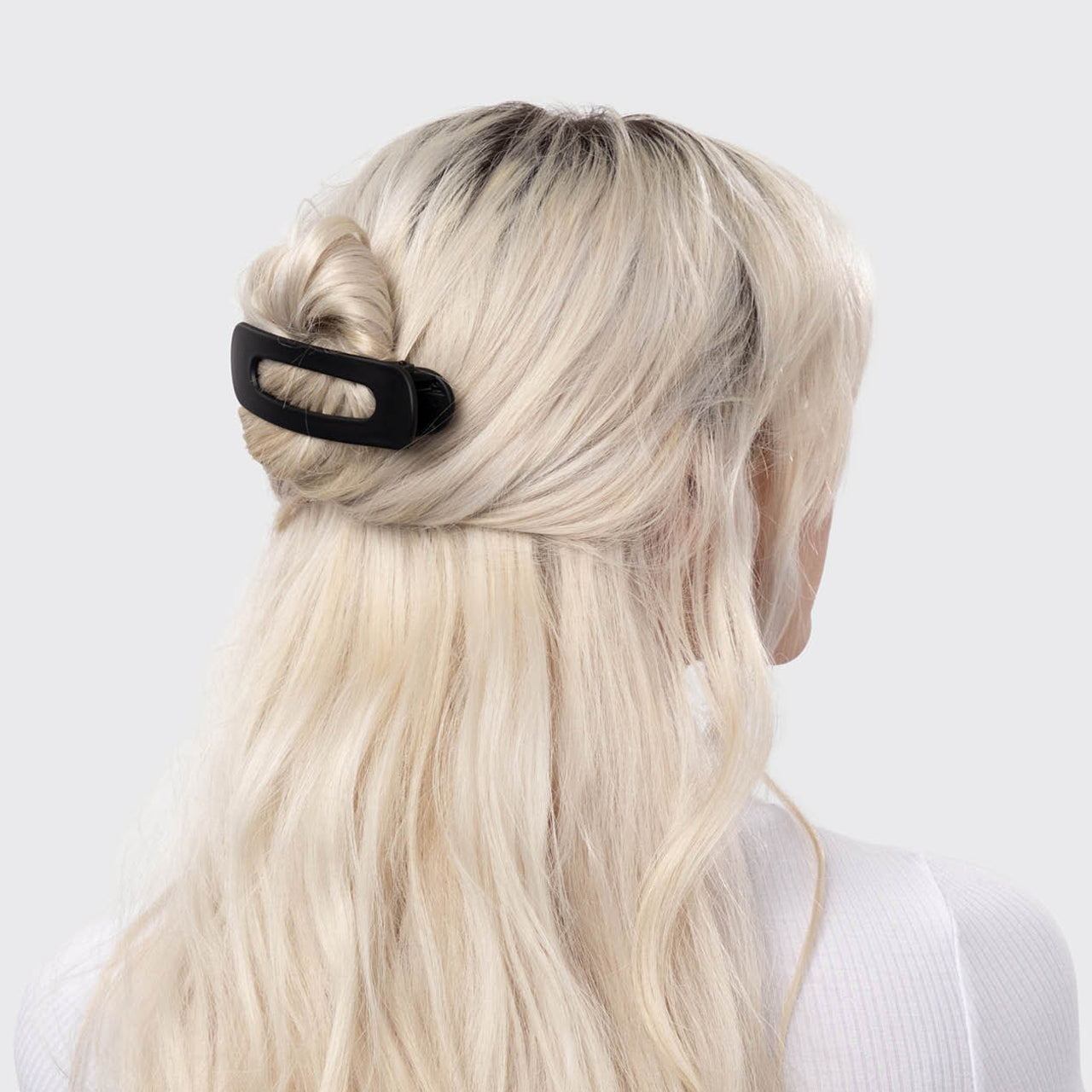 Black & Tort Flat Lay Claw Clips 2pc Set - Image 4