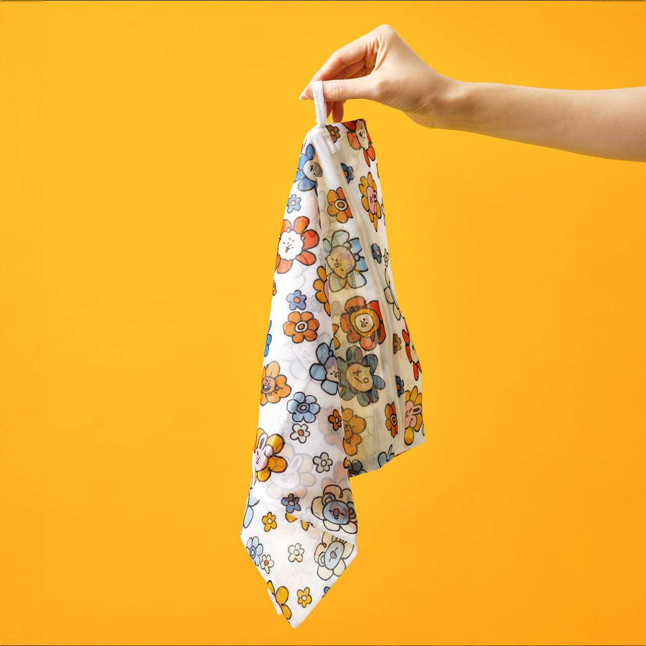 Kitsch x BT21 Wash Bags 2pc Set in UNIVERSTAR - Image 4